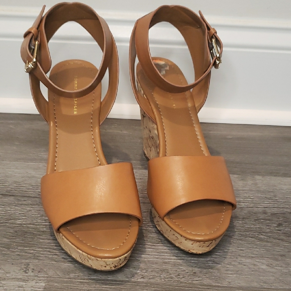 Tommy Hilfiger Tan Wedge Sandals - Picture 7 of 12